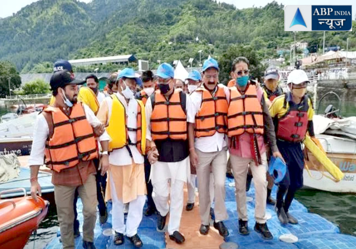 उत्तराखंड मुख्यमंत्री पुष्कर सिंह धामी ने अपनी एक दिवसीय जनपद यात्रा के दौरान टिहरी झील का किया भ्रमण