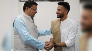 उत्तराखंड मुख्यमंत्री पुष्कर सिंह धामी  से मिले क्रिकेटर आकाश मधवाल, आईपीएल 2023 में खेली थी इन्होने शानदार पारी,,,,,