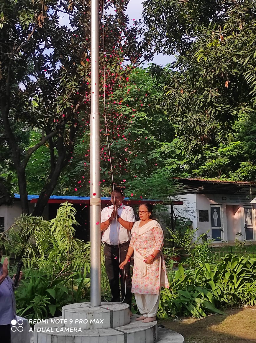 नगर निगम हरिद्वार में महापौर ने स्टाफ सहित् महात्मा गाँधी और लालबहादुर शास्त्री की जयंती बड़े हर्षोल्लास के साथ मनाई,,,,,