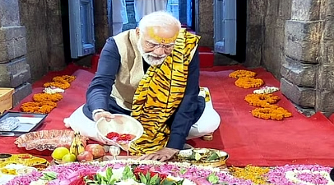 प्रधानमंत्री नरेंद्र मोदी ने जागेश्वर धाम में पूजा-अर्चना कर लिया आशीर्वाद, दर्शन कर मोदी ने दी प्रदेश की जनता को यह सौगात,,,,,,,