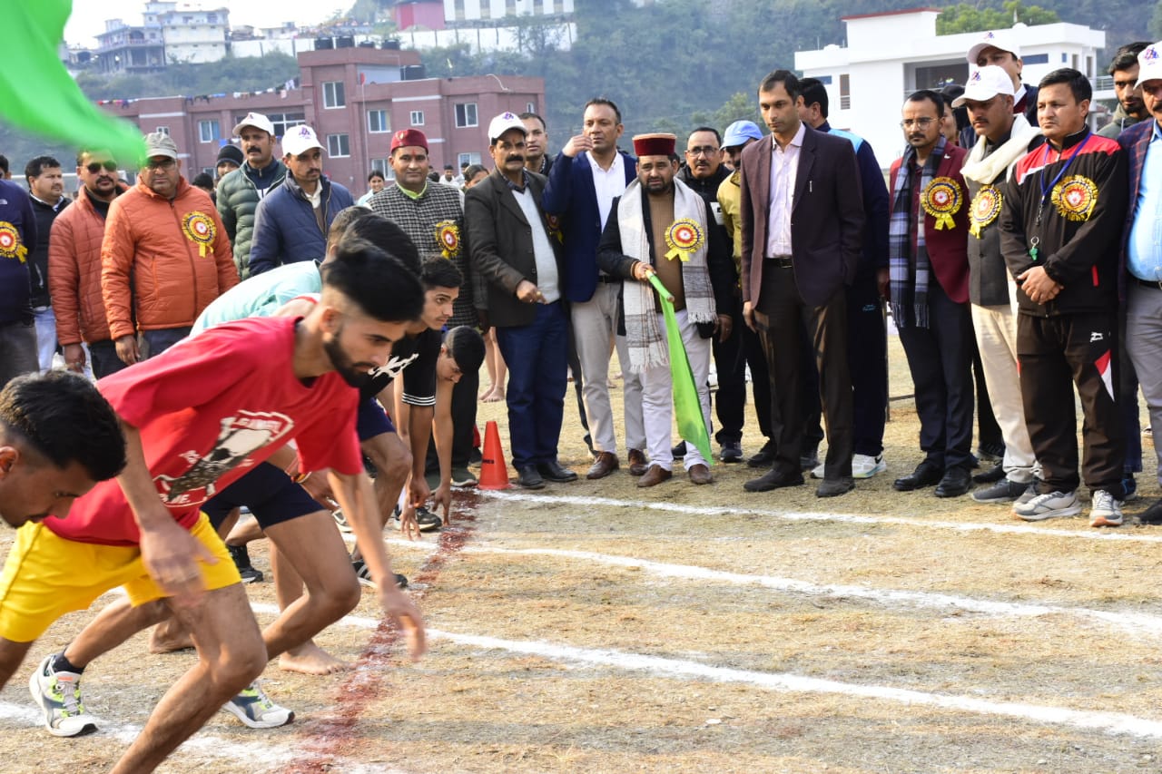 उत्तरकाशी में जिला स्तरीय खेल महाकुंभ का हुआ शुभारंभ पहले दिन इन प्रतिभागियों ने मारी बाजी,,,