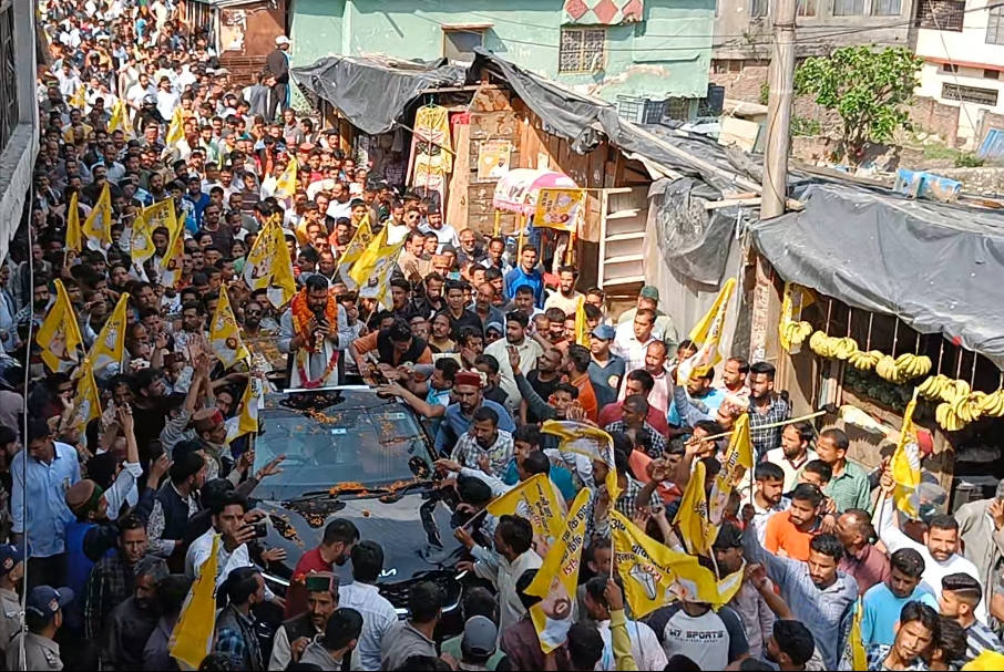 उत्तराखंड टिहरी लोकसभा सीट पर बॉबी पवार के रोड शो में उमडा जनसेलाब,,,,,,,