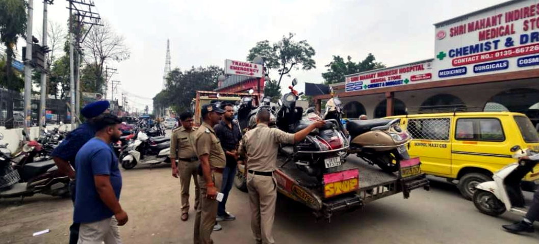 उत्तराखंड वासी हो जाए अलर्ट कल से सड़क किनारे गाड़ी ख़डी की तो होगी कार्यवाई, CS ने दिए सख्त निर्देश,,,,,