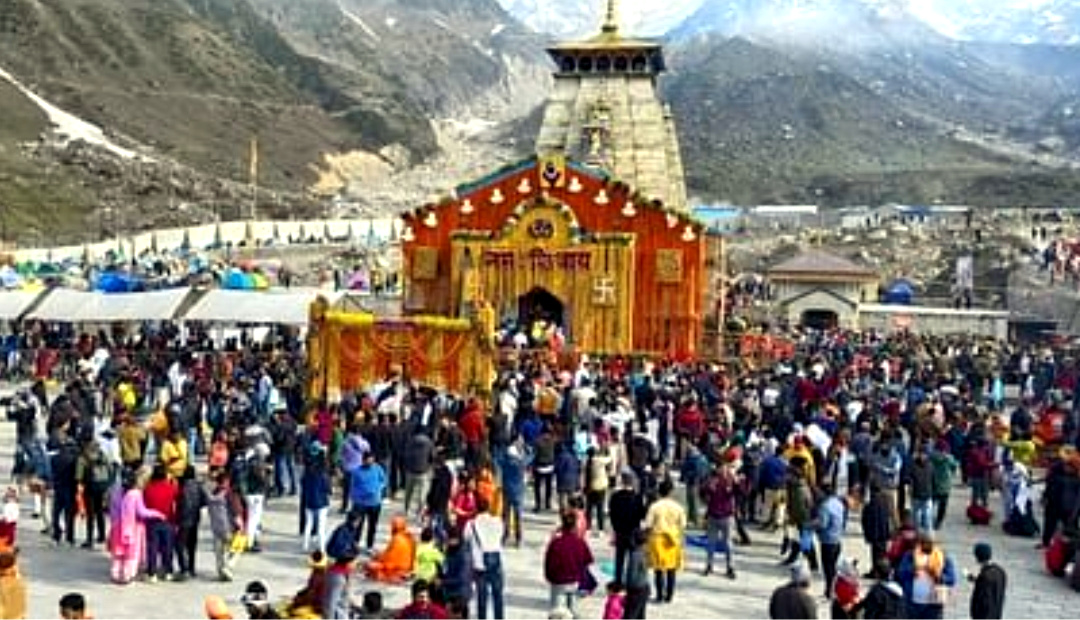 उत्तराखंड चारधाम मंदिरो के बाहर रील बनाने वाले 130 श्रद्धालुओं का कटा चालान, फ़र्ज़ी रजिस्ट्रेशन के 45 मामले  आए सामने,,,,