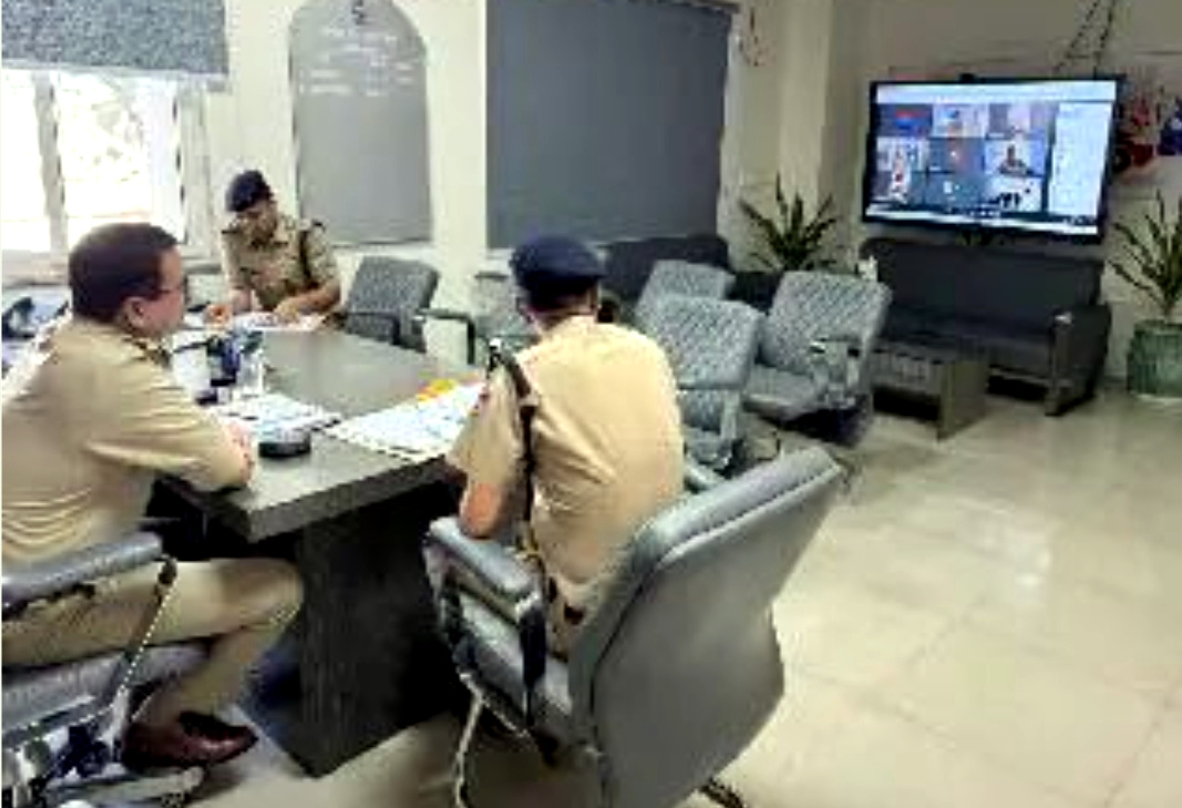 उत्तराखंड पुलिस की नई तैयारी, दोपहिया वाहन में बैठने वाली दूसरी सवारी के लिए भी हेलमेट पहनना होगा अनिवार्य,,,,,,,,