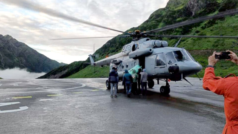 उत्तराखंड केदारनाथ में रेस्क्यू अभियान हुआ पुरा, हेलीकॉप्टर से फिर शुरू हुई यात्रा, 50 यात्री पहुंचे बाबा केदारनाथ धाम,,,,,