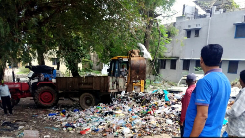 उत्तराखंड कूड़े का निस्तारण न होने पर DM ने कंपनी पर लगाया रुपए 1 लाख का जूर्माना,,,,,,,