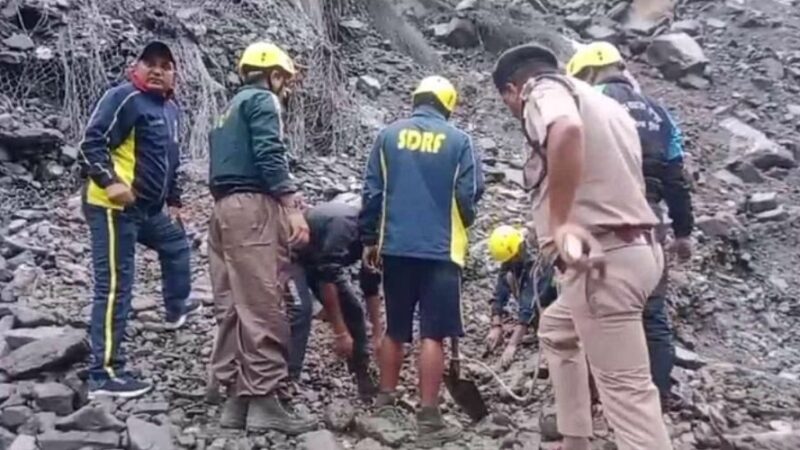 उत्तराखंड सोनप्रयाग में लैंडस्लाइड खोज अभियान जारी, मलबे में मिले 3 और शव, अब तक 4 मौत की पुष्टि,,,,,