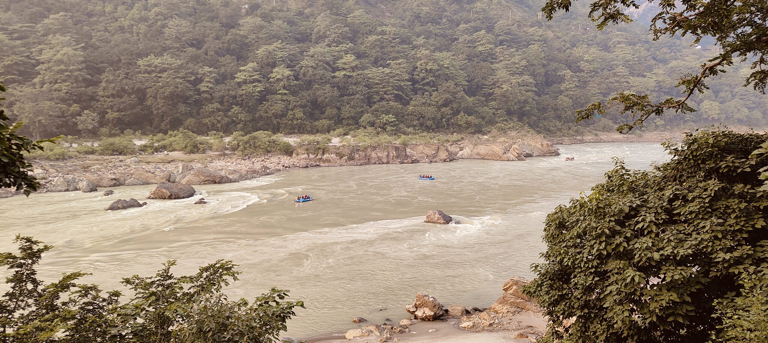 उत्तराखंड हाईकोर्ट का बड़ा फैसला, हाईकोर्ट ने राजधानी में दो नदियों में भारी मशीनों से खनन पर लगाया प्रतिबंध,,,,