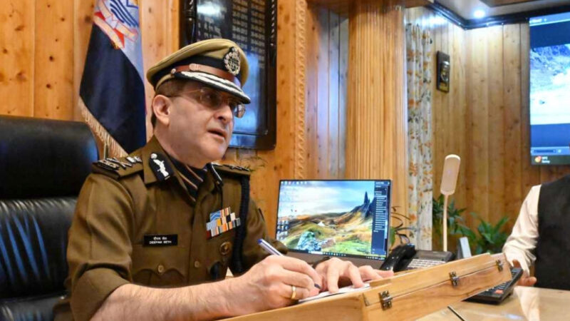 उत्तराखंड 12 IPS अधिकारियों की हुई पदोन्नति, डीजीपी दीपम सेठ बने पुलिस विभाग के एचओपीएफ,,,,,