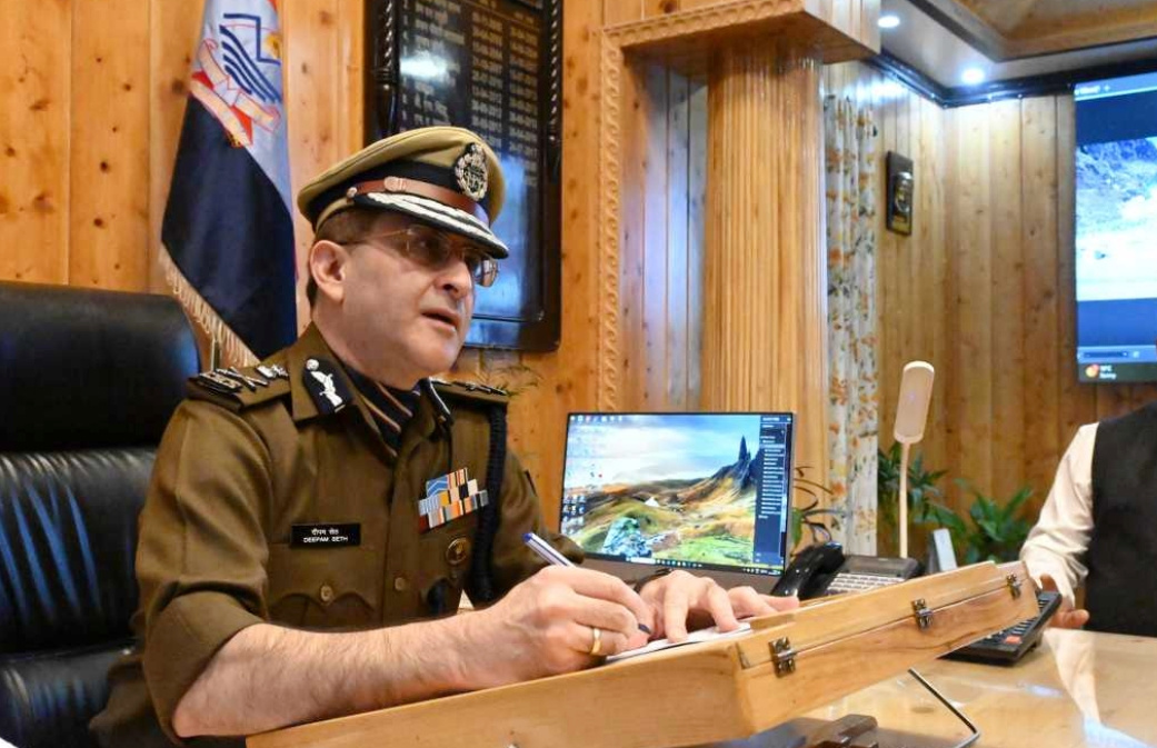 उत्तराखंड 12 IPS अधिकारियों की हुई पदोन्नति, डीजीपी दीपम सेठ बने पुलिस विभाग के एचओपीएफ,,,,,