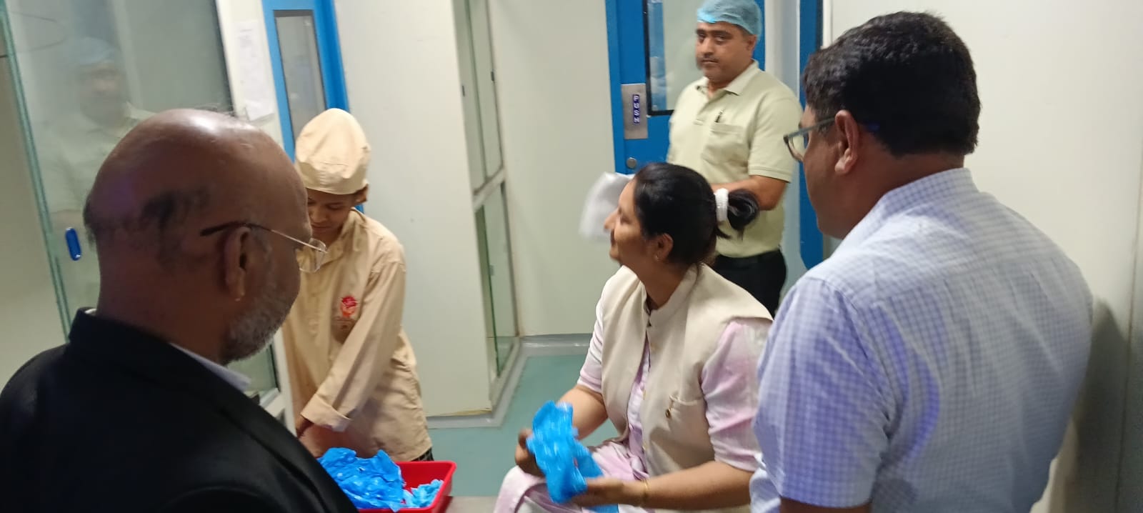 हरिद्वार “सेफ ड्रग्स सेफ लाइफ” अभियान के अन्तर्गत आज कम्पनी प्रबन्धक से समस्त लाइसेंसों को तलब कर किया निरीक्षण,,,,