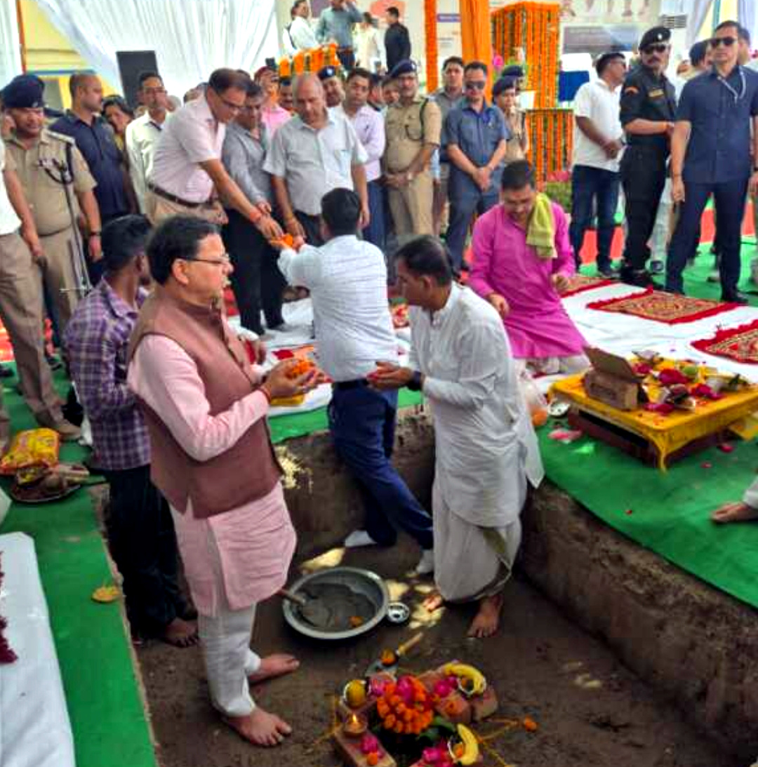 उत्तराखंड ऋषिकेश गंगा कॉरिडोर परियोजना” का मुख्यमंत्री धामी ने किया शिलान्यास, पर्यटन और प्रशासनिक ढांचे को मिलेगी नई दिशाएं,,,,,,