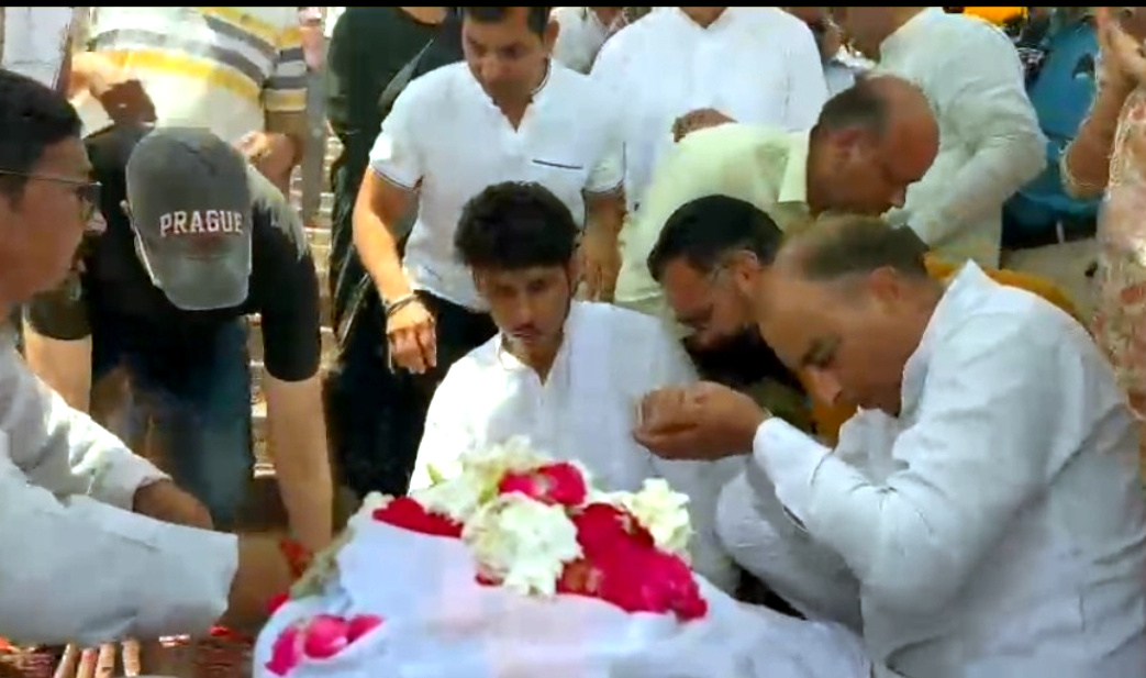 उत्तराखंड, पहलगाम आतंकी हमले में शहीद विनय नरवाल की अस्थियां आज हर की पैड़ी पर गंगा जी में हुई विसर्जित,,,