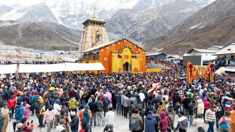 उत्तराखंड  केदार घाटी में आकर अभिभूत हो रहे श्रद्धालु, भगवान केदारनाथ की पंचमुखी उत्सव डोली पहुंची श्री केदारनाथ धाम,,,,