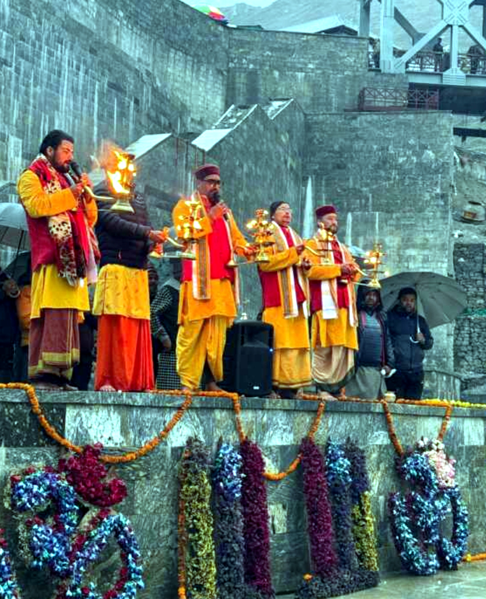 उत्तराखंड में बाबा केदारनाथ धाम में 2013 के बाद से अब 2025 में दोबारा शुरू हुई मां मंदाकिनी जी की भव्य आरती,,,,,