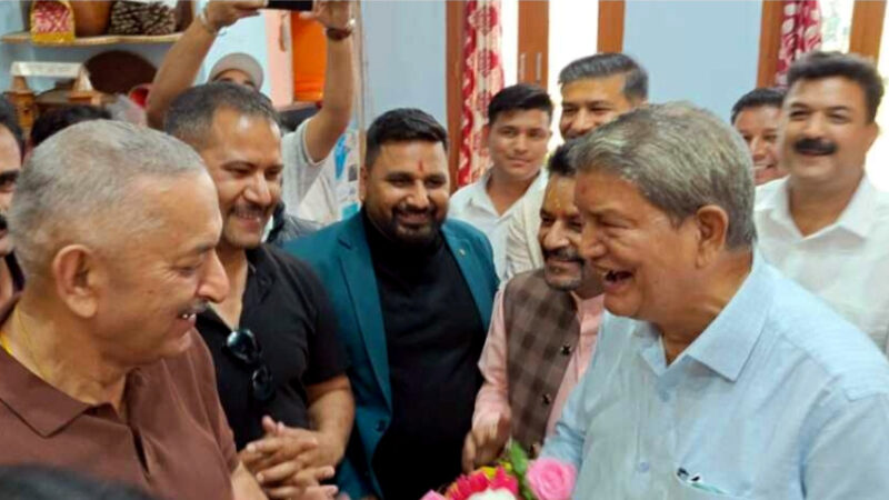 उत्तराखंड हरीश रावत के मानने पर भी नही माने कांग्रेस नेता मयूख महर, पहले माफी मांगे करण माहरा तभी चलेगा साथ,,,,,,