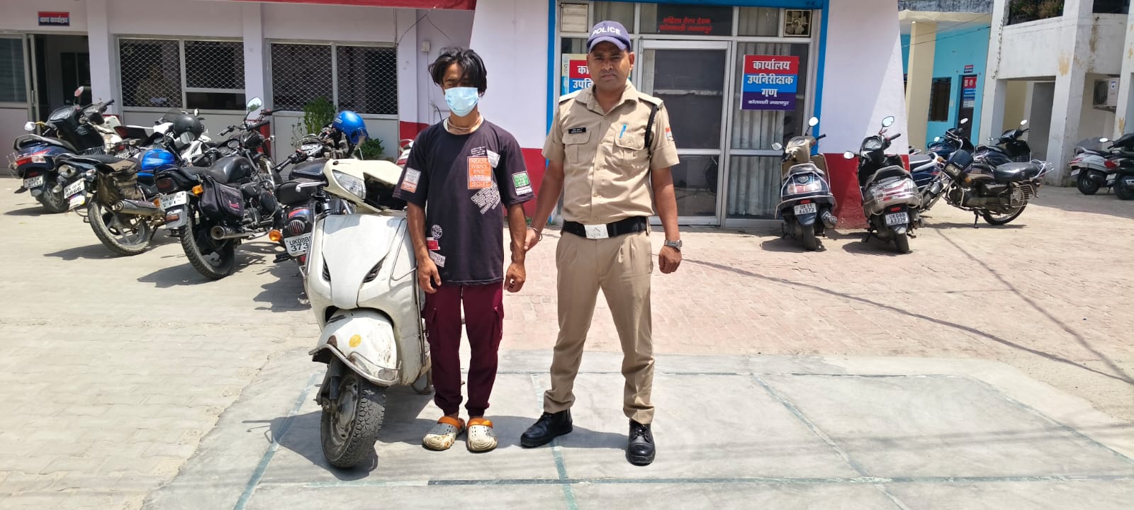 उत्तराखंड हरिद्वार गंगनहर में गन्दगी/कचरा फेंकने वालों के विरुद्ध स्थानीय पुलिस ने की बड़ी कार्यवाही,घटना में प्रयुक्त स्कूटी को किया सीज,,,,