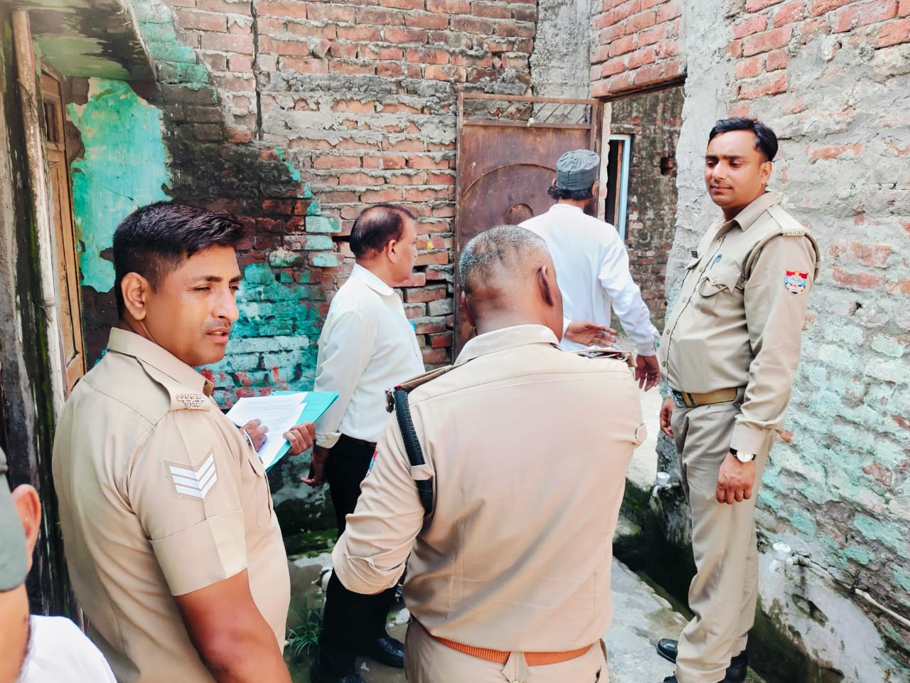 उत्तराखंड के हरिद्वार जिले में अवैध मदरसों के खिलाफ फिर शुरू हुआ सीलिंग अभियान, पुलिस ने 4 अवैध मदरसे किए सील,,,,