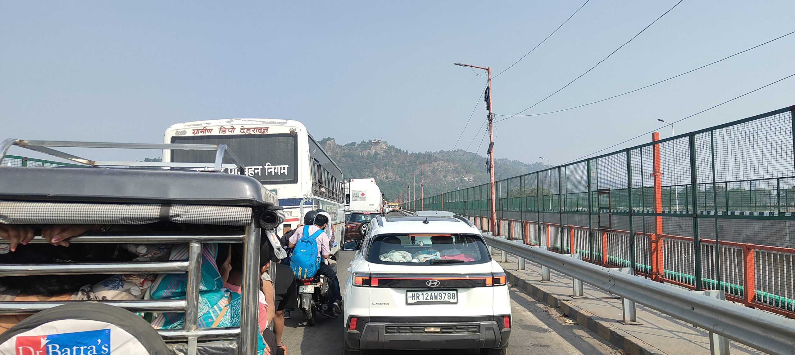 उत्तराखंड वीकेंड पर हरिद्वार में चरमराई ट्रैफिक व्यवस्था, प्रशासनिक व्यवस्थाओं की खुली पोल, व्यापारी नाराज और पर्यटक हुए परेशान,,,