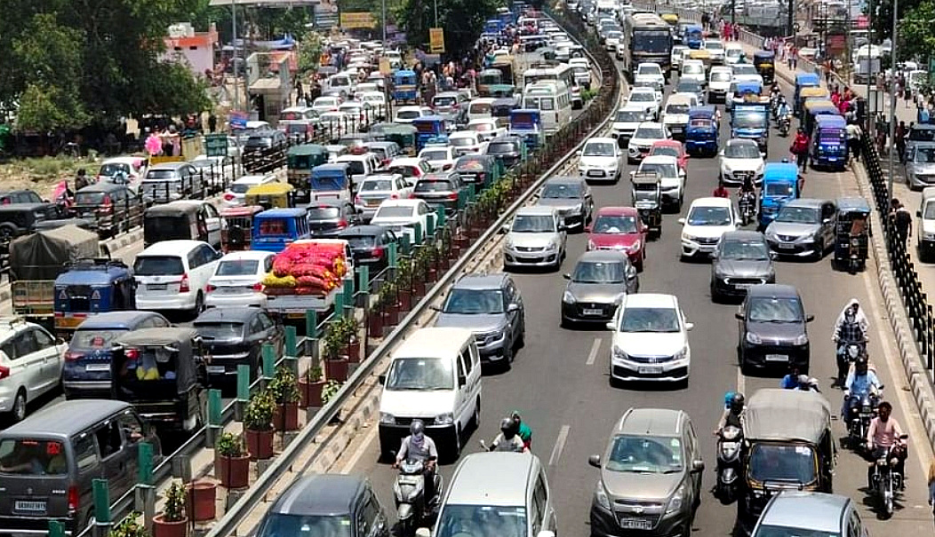 उत्तराखंड हरिद्वार में जाम के सैलाब की ट्रेफिक व्यवस्था पर प्रशासन के खोखले दावों की खुली पोल, चिलचिलाती धूप में सड़कों पर लगा भारी जाम,,,,