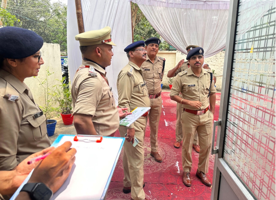 उत्तराखंड, एसपी ट्रैफिक जितेंद्र मेहरा ने रुड़की यातायात और सीपीयू कार्यालय के वार्षिक निरीक्षण के साथ की यातायात संबंधी सुझावों पर विस्तृत चर्चा,,,,