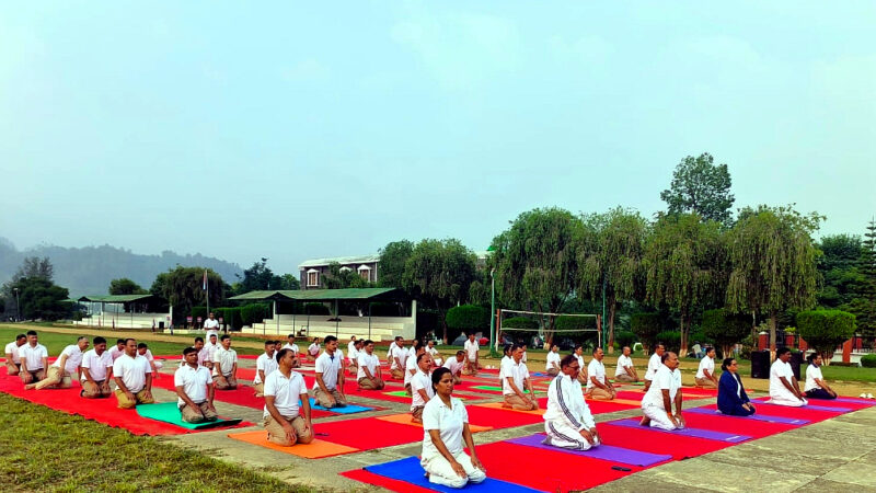 उत्तराखंड जिला आयुर्वेदिक एवं यूनानी अधिकारी डॉक्टर चंद्रकला भैसोड़ा के निर्देशन में पुलिस लाइन पिथौरागढ़ में हुआ योग सत्र का आयोजन,,,,,