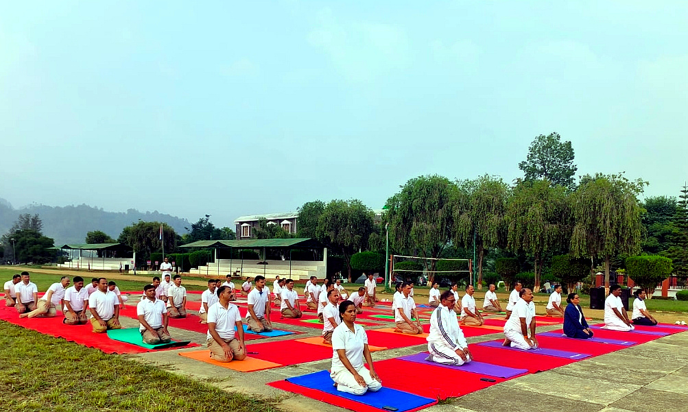 उत्तराखंड जिला आयुर्वेदिक एवं यूनानी अधिकारी डॉक्टर चंद्रकला भैसोड़ा के निर्देशन में पुलिस लाइन पिथौरागढ़ में हुआ योग सत्र का आयोजन,,,,,