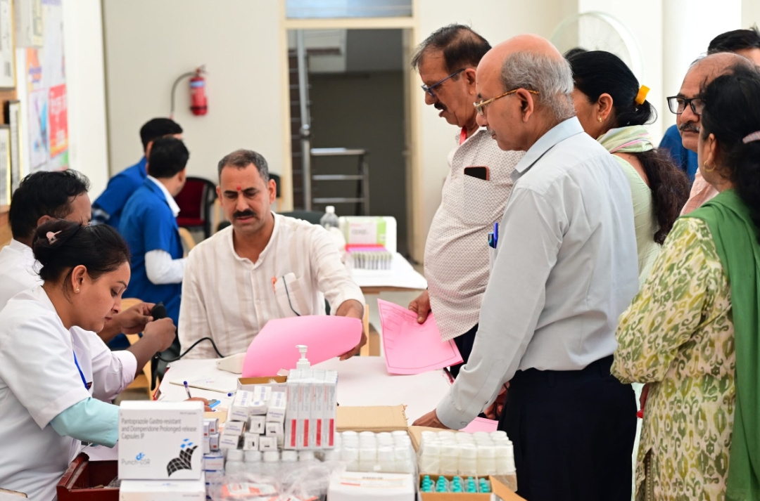 राजधानी देहरादून में पत्रकारों के लिए मुख्यमंत्री धामी में करवाया विशेष स्वास्थ्य कैम्प का आयोजन,
