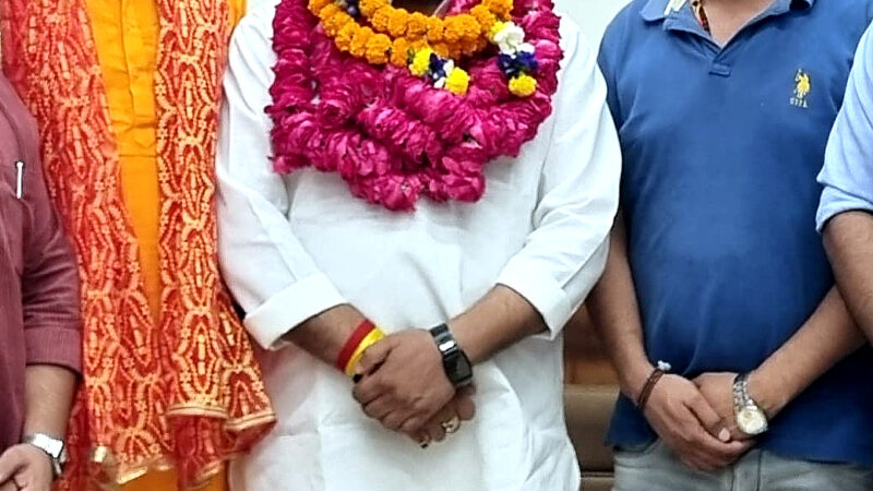 हरिद्वार विश्व हिंदू परिषद विभाग के संगठन मंत्री अमित ने गंगा सभा अध्यक्ष नितिन गौतम का भव्य स्वागत कर किया माल्यार्पण,,,,,