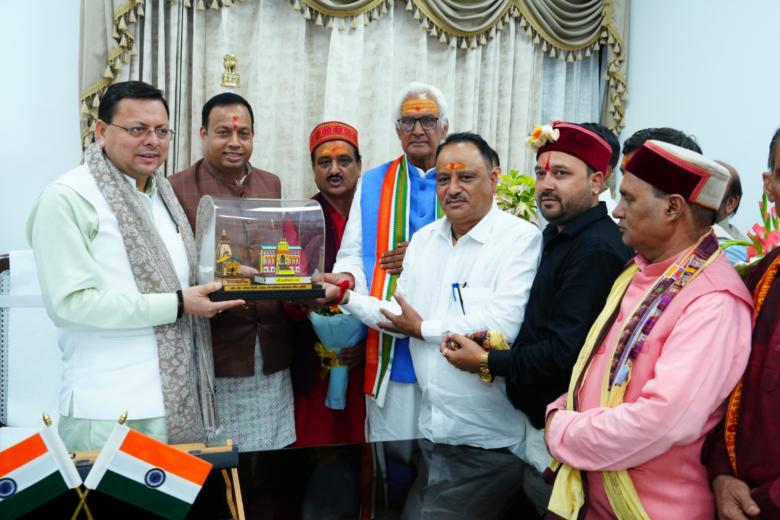 उत्तराखंड मुख्यमंत्री पुष्कर सिंह धामी से बद्री-केदार मंदिर समिति के प्रतिनिधिमंडल ने मुलाकात कर किया राज्य सरकार का आभार,,,,