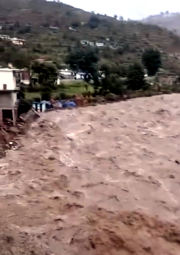 उत्तराखंड अगले 3 घंटों मे कुमाऊ क्षेत्र में इन जगहों पर तेज बारिश की संभावना, मौसम विभाग ने किया अलर्ट जारी,,,