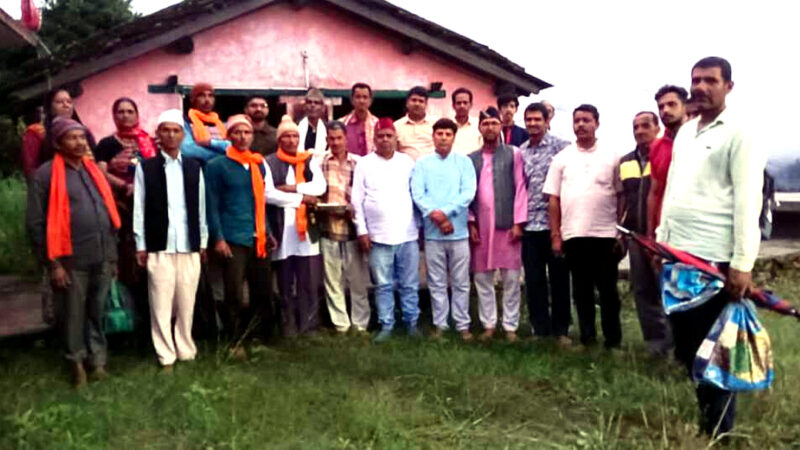 उत्तराखंड में यहाँ इतिहास में प्रथम बार ग्राम पंचायत टांण में निर्विरोध चुने गए ग्राम प्रधान चंद्रशेखर गड़कोटी,,,,,,
