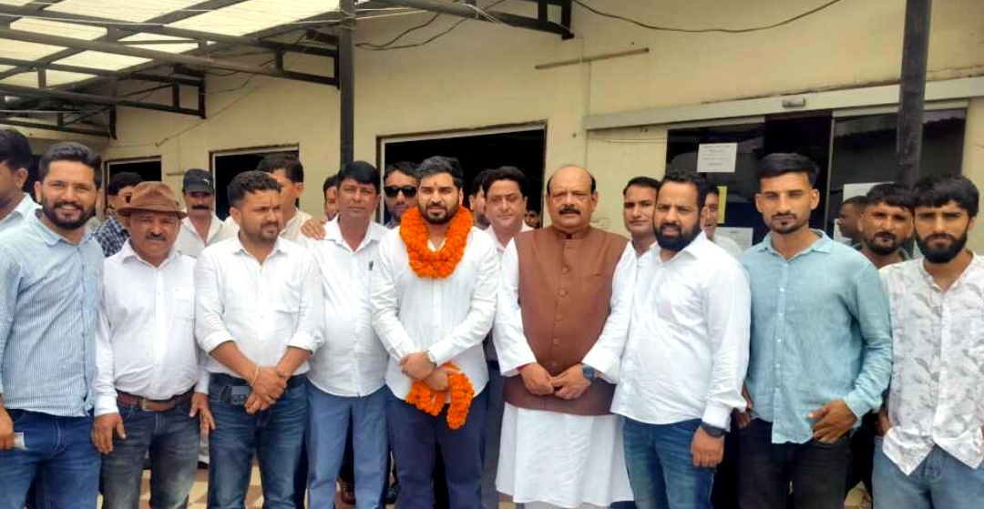 उत्तराखंड प्रीतम सिंह के परिवार का एक और सदस्य अभिषेक ने पंचायत चुनाव से की अपनी राजनीतिक शुरुआत,,,,