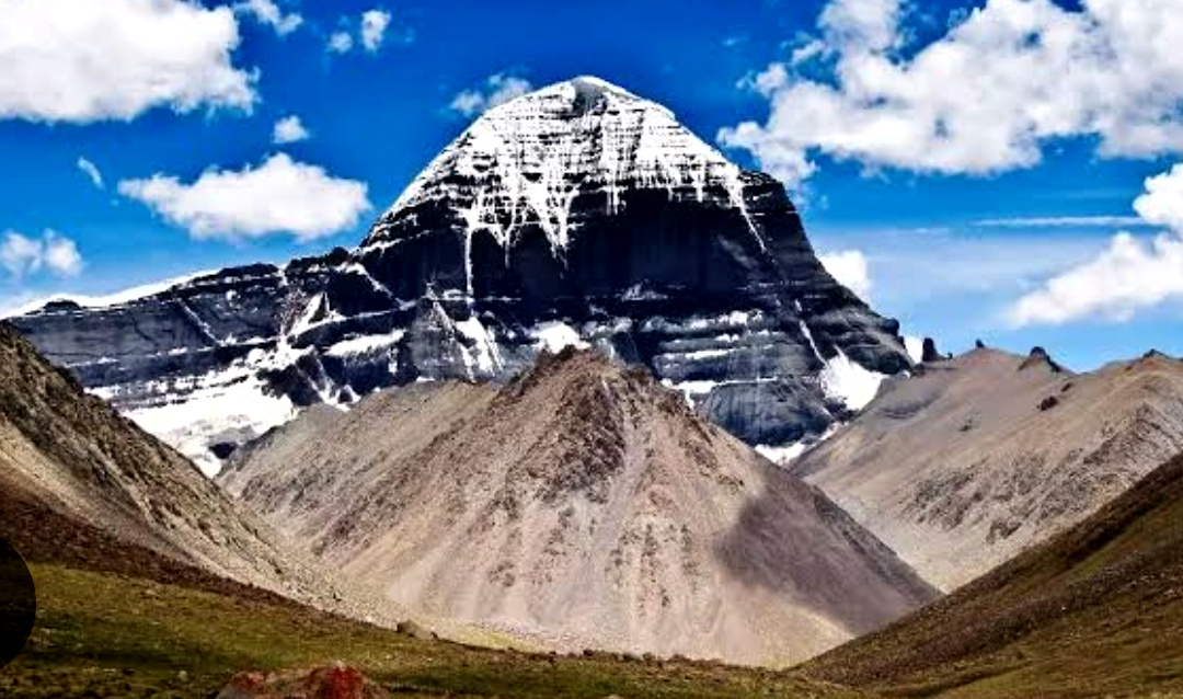 उत्तराखंड कैलाश मानसरोवर यात्रा में श्रद्धालुओं ने कैलाश मानसखंड मंदिर माला के दिव्य मनमोहक दर्शनों के  साथ पूजा अर्चना कर लिया आशीर्वाद,,,
