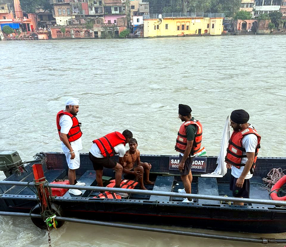 उत्तराखंड कांवड़ मेले में BEG आर्मी तैराक दल ने अपनी सूझबूझ एवं मुस्तादी से 107 कांवड़ियों का डूबने से बचाया,,,,
