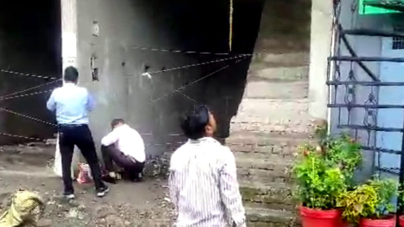 उत्तराखंड राजधानी देहरादून में MDDA ने यहां की बड़ी कार्यवाई, अवैध निर्माणों पर की सीलिंग कार्यवाही,,,