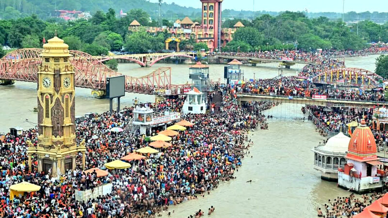 उत्तराखंड कावड़ यात्रा में हरिद्वार पहुंचे 4 करोड़ से ज्यादा शिवभक्त, हरकी पैड़ी पर श्रद्धालुओं की जबरदस्त भीड़, हाईवे पर उमड़ा जनसैलाब,,,,