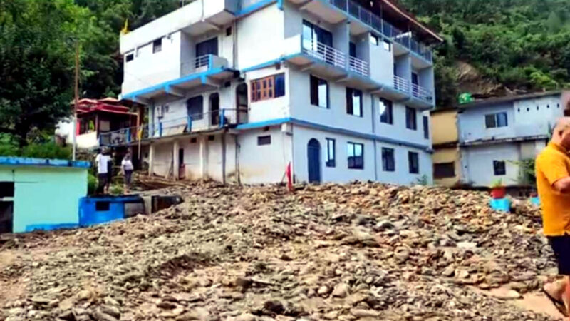उत्तराखंड रुद्रप्रयाग जनपद में अगस्त्यमुनि के विजयनगर में एक बार फिर आफत बनकर बरसी बरसात,,,,