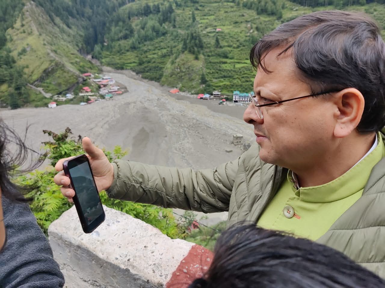 उत्तराखंड केंद्र और राज्य सरकार ने राहत- बचाव अभियान में झोंकी ताकत,मौसम की चुनौतियों के बावजूद सीएम धामी ने ग्राउंड जीरो पर जाकर किया मुआइना,,,,