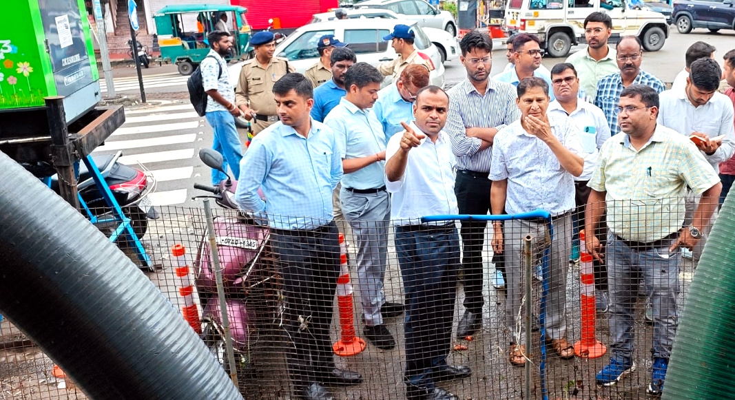 उत्तराखंड हरिद्वार जिलाधिकारी मयूर दीक्षित ने आज सुबह किया विभिन्न आपदा संभावित क्षेत्रों का निरीक्षण,,,