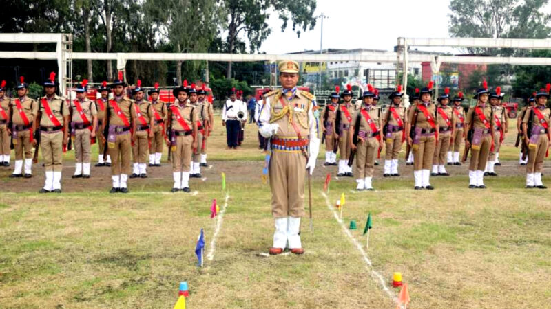 उत्तराखंड देहरादून स्वतंत्रता दिवस पर होने वाली परेड का SSP ने किया फुल ड्रेस रिहर्सल और निरीक्षण,,,,