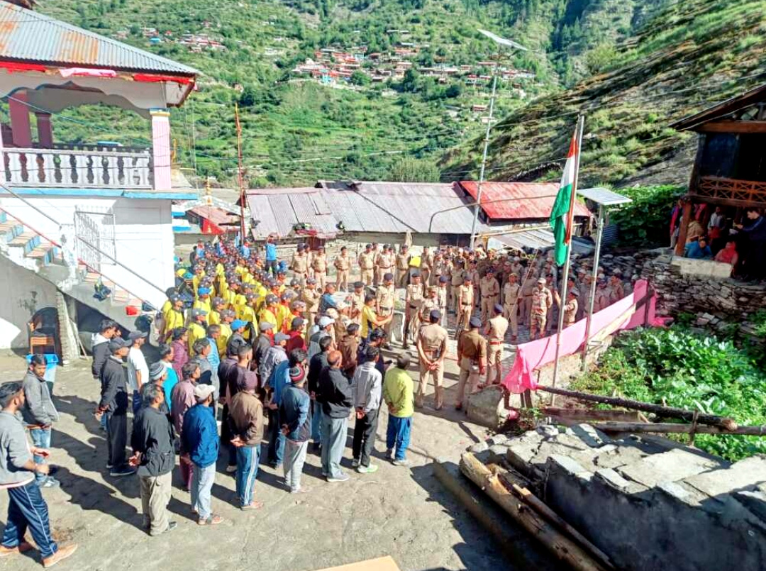 उत्तराखंड प्राकृतिक आपदा के बावजूद धराली हर्षिल के मुखबा क्षेत्र में लोगों ने हर्षोल्लास के साथ मनाया 79वां स्वतंत्रता दिवस,,,,