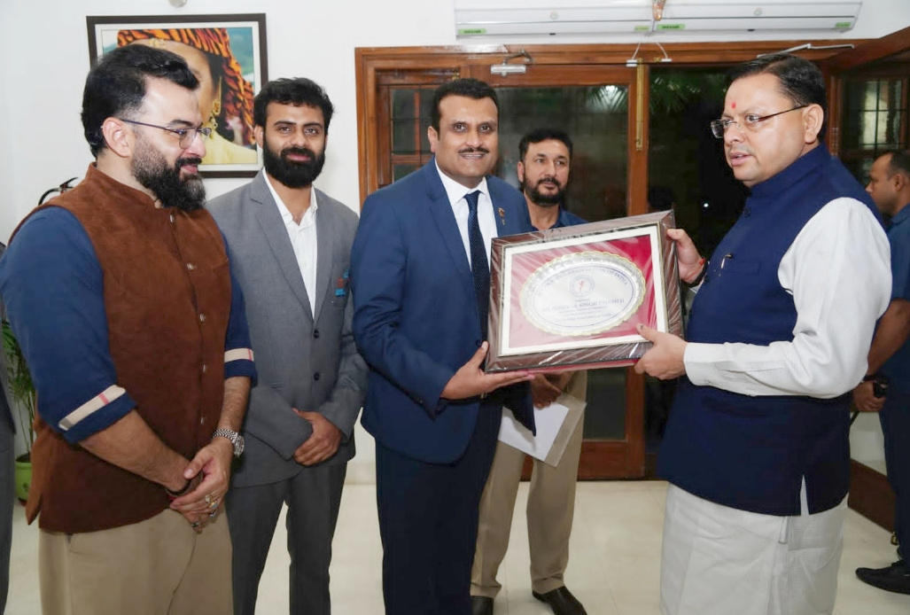 उत्तराखंड मुख्यमंत्री आवास में आइस स्केटिंग एसोसिएशन ऑफ इंडिया के प्रतिनिधिमंडल ने धामी से की शिष्टाचार भेंट,,,,