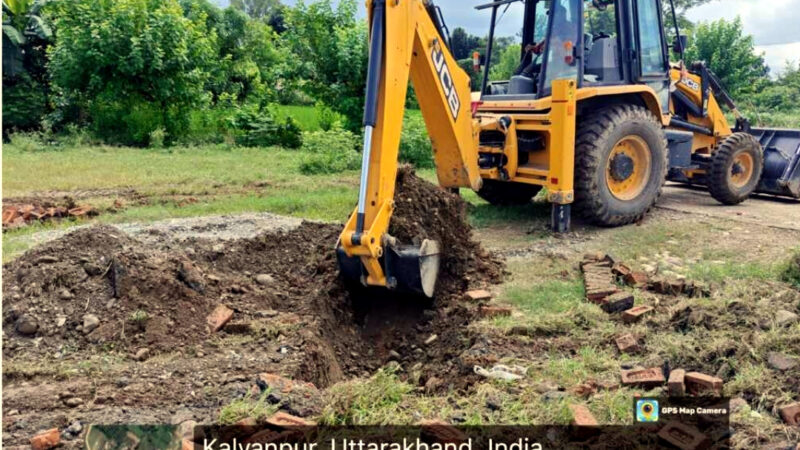 उत्तराखंड MDDA ने की बड़ी कार्रवाई, 10 बीघा भूमि पर हुई अवैध प्लाॅटिंग पर चला पीला पंजा,,,,