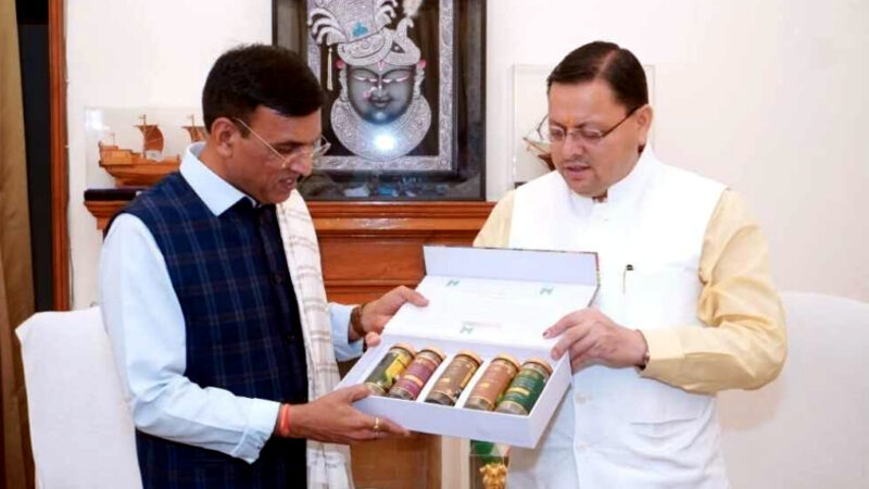 उत्तराखंड मुख्यमंत्री पुष्कर सिंह धामी ने आज दिल्ली में केंद्रीय खेल मंत्री से की स्नेहभेंट,,,,,,