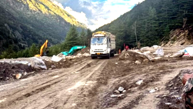 उत्तराखंड धराली आपदा के 25 दिन बाद खुला गंगोत्री हाईवे, हर्षिल में झील और मलबे की चपेट में आ गया था यह राजमार्ग,,,,