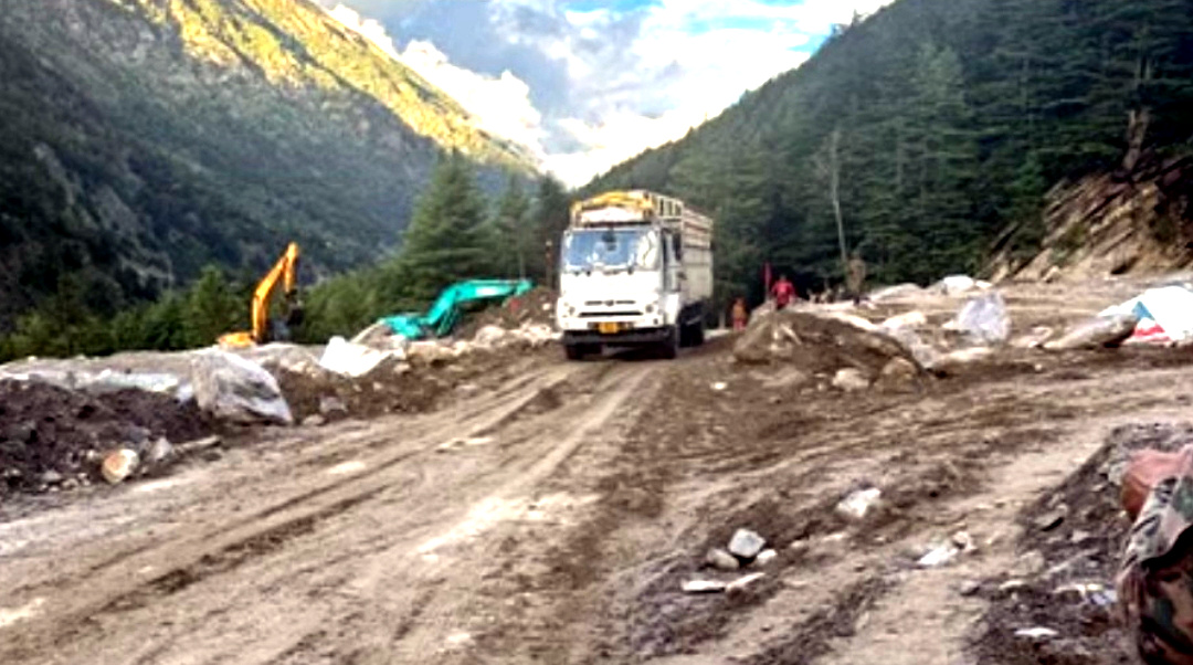 उत्तराखंड धराली आपदा के 25 दिन बाद खुला गंगोत्री हाईवे, हर्षिल में झील और मलबे की चपेट में आ गया था यह राजमार्ग,,,,