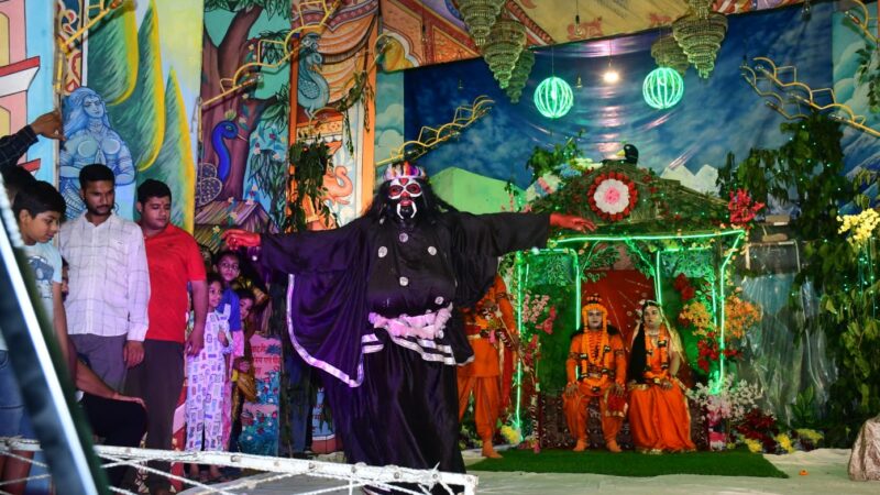 उत्तराखंड हरिद्वार ज्वालापुर रामलीला मे हुआ सूर्पनखा-लक्ष्मण संवाद एवं खर-दूषण वध लीला का भव्य मनमोहक मंचन,,,,