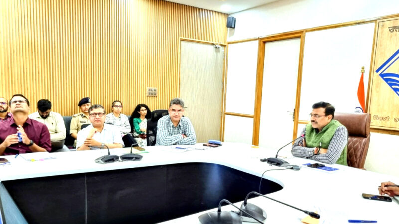 उत्तराखंड देहरादून मुख्य सचिव आनन्द बर्द्धन ने बैठक के दौरान विभागों को आउटकम इंडिकेटर्स निर्धारित करने के दिए निर्देश,,,,,